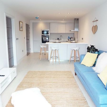Saltwater Suites At Fistral New Quay Buitenkant foto