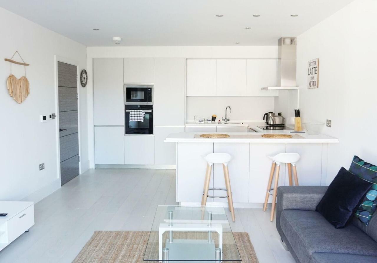 Saltwater Suites At Fistral New Quay Buitenkant foto