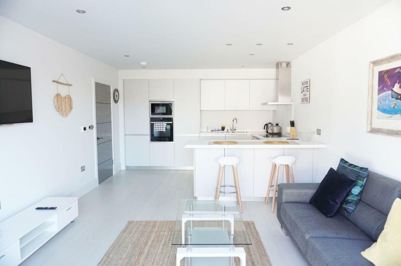 Saltwater Suites At Fistral New Quay Buitenkant foto